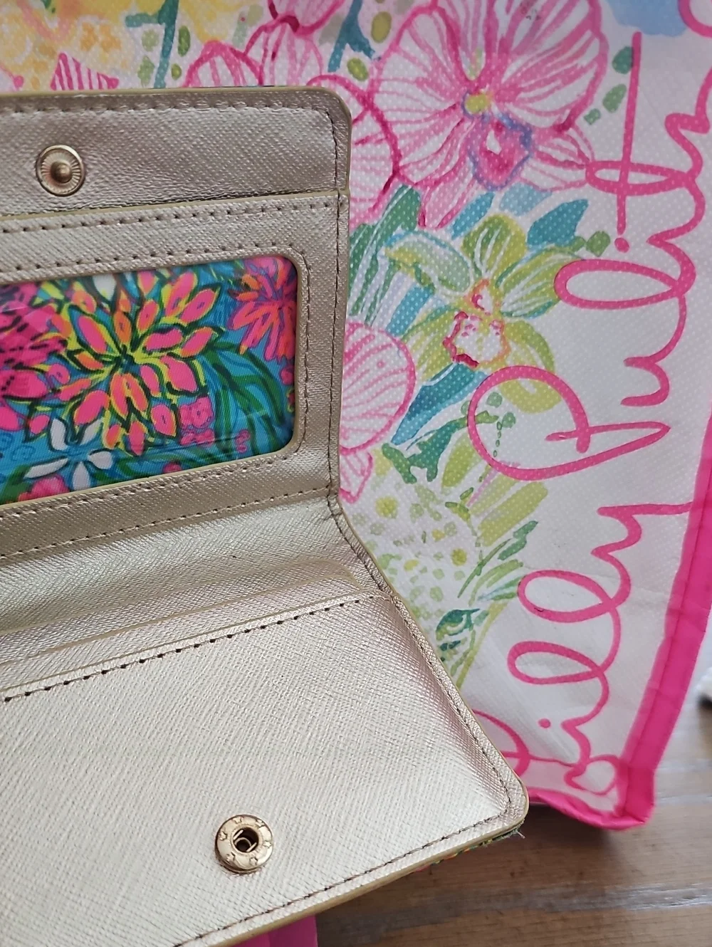 Lilly Pulitzer Bright Floral Wristlet ID And Cardholder And Lilly Packaging Bag